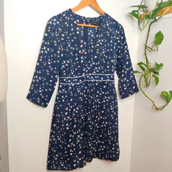 Banana Republic Floral V-Neck Fit And Flare Dress - Picture 2 of 11